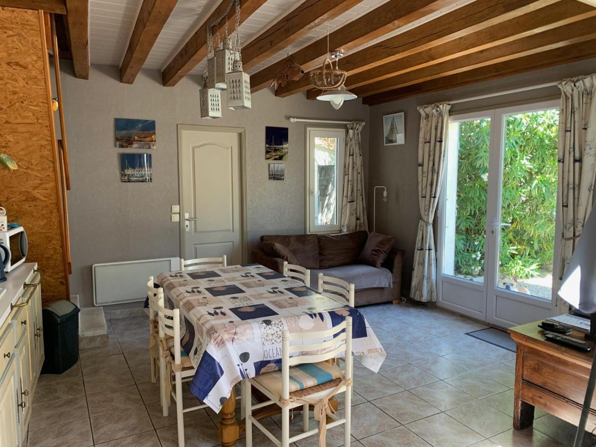 Maison De Pays Au Centre Du Village Saint-Martin-de-Ré Εξωτερικό φωτογραφία